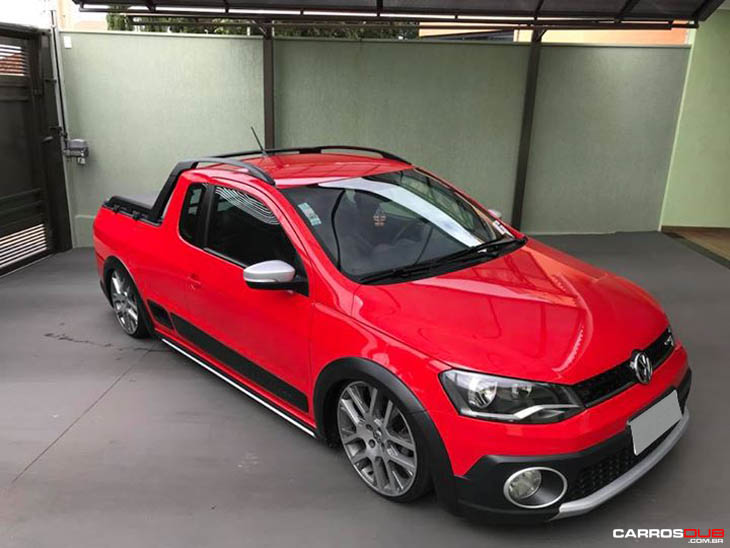 Volkswagen Saveiro Cross G6 rebaixada com rodas aro 18