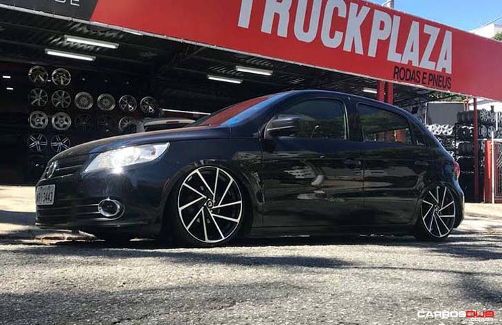 Gol G4 rebaixado com rodas Volcano Rseven aro 18″x6″
